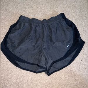 Nike Shorts Size L